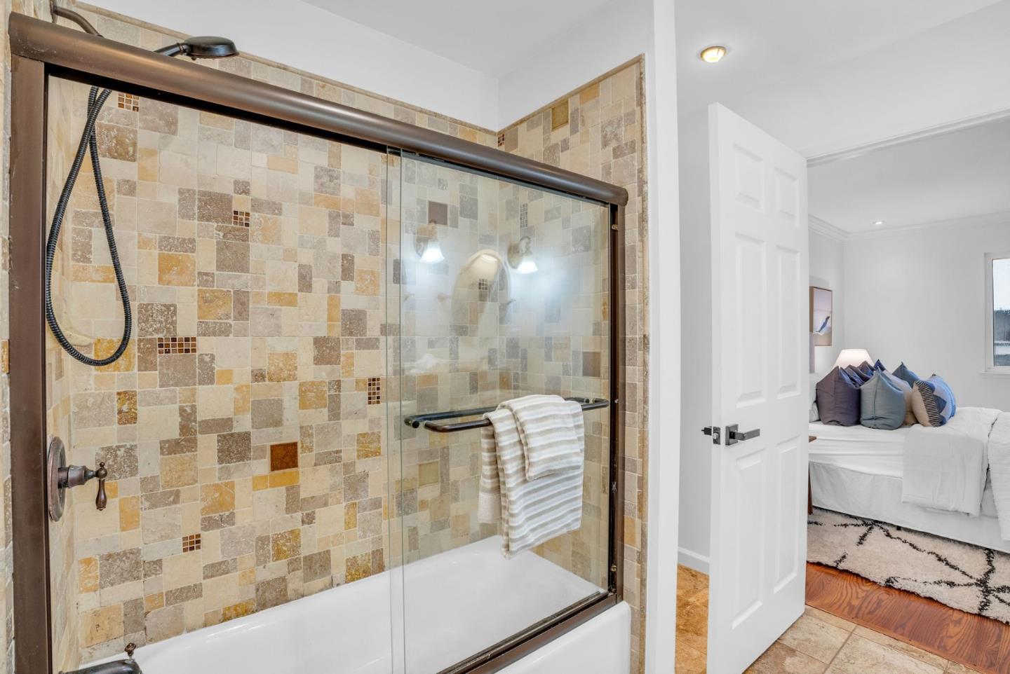 Detail Gallery Image 20 of 27 For 2576 Olmstead Ct, South San Francisco,  CA 94080 - 4 Beds | 2/1 Baths