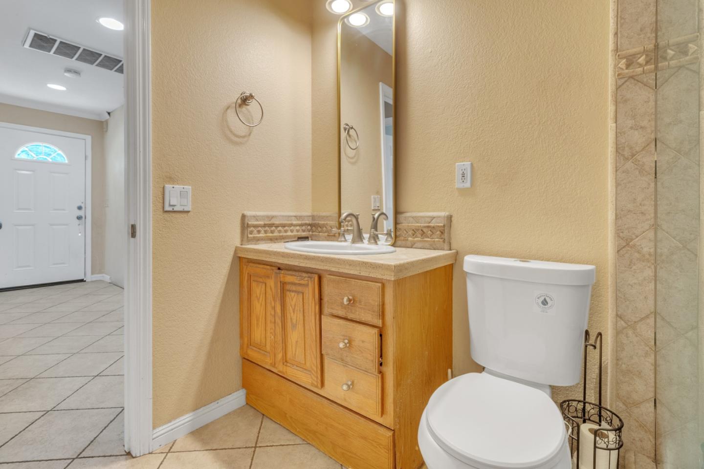 Detail Gallery Image 18 of 52 For 622 Rochex Ave, Salinas,  CA 93906 - 2 Beds | 1 Baths