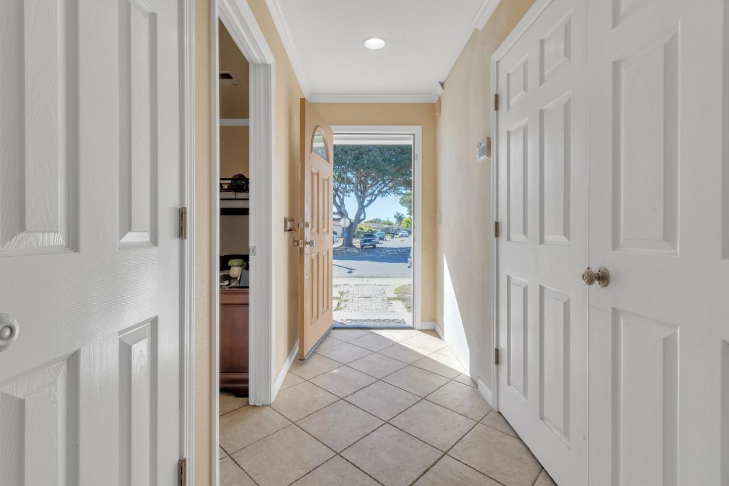 Detail Gallery Image 8 of 52 For 622 Rochex Ave, Salinas,  CA 93906 - 2 Beds | 1 Baths