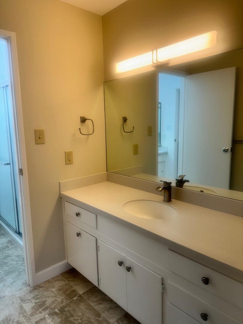 Detail Gallery Image 9 of 23 For 956 Peninsula Ave, San Mateo,  CA 94401 - 2 Beds | 1/1 Baths