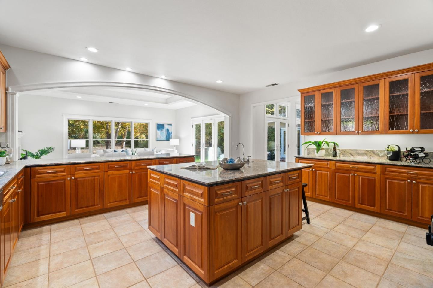 Detail Gallery Image 14 of 63 For 24313 Summerhill Ave, Los Altos,  CA 94024 - 3 Beds | 2 Baths