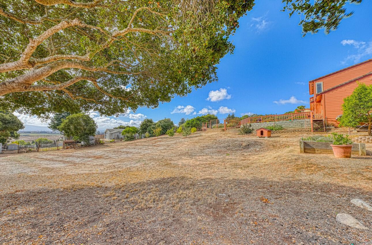 Detail Gallery Image 57 of 62 For 10759 Country Meadows Rd, Salinas,  CA 93907 - 5 Beds | 3 Baths