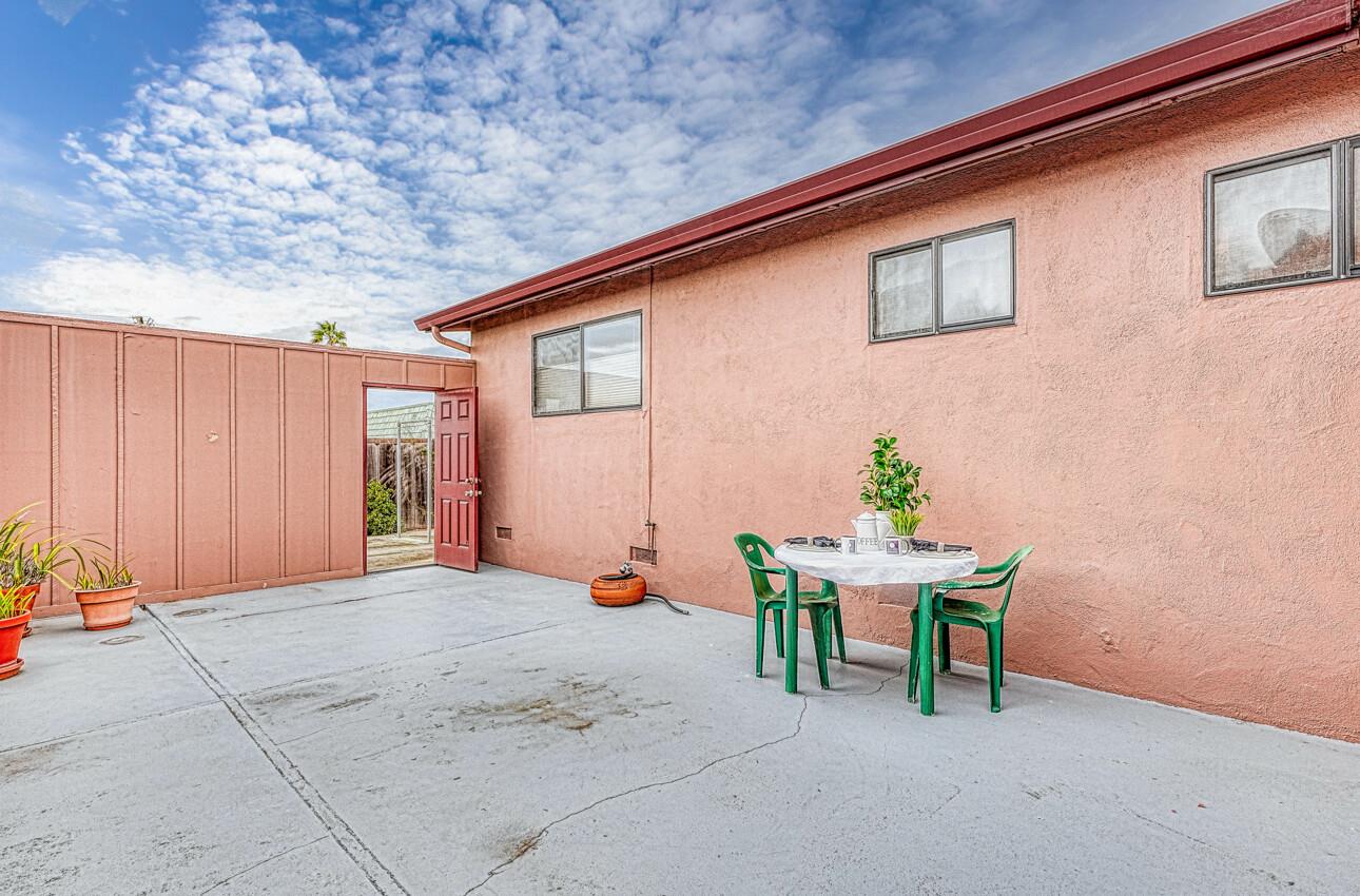 Detail Gallery Image 16 of 33 For 311 Johnson Pl, Marina,  CA 93933 - 3 Beds | 2 Baths