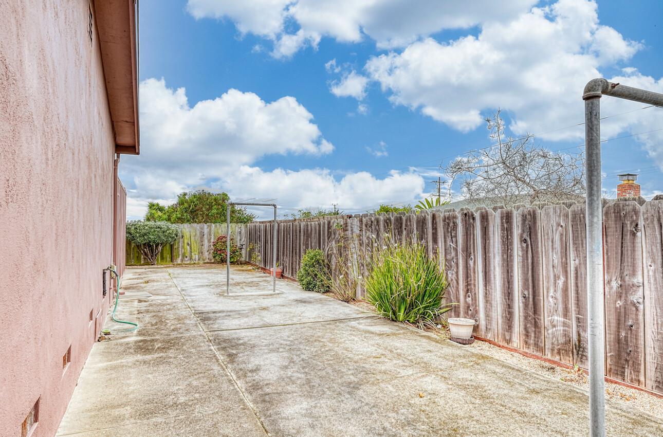 Detail Gallery Image 30 of 33 For 311 Johnson Pl, Marina,  CA 93933 - 3 Beds | 2 Baths