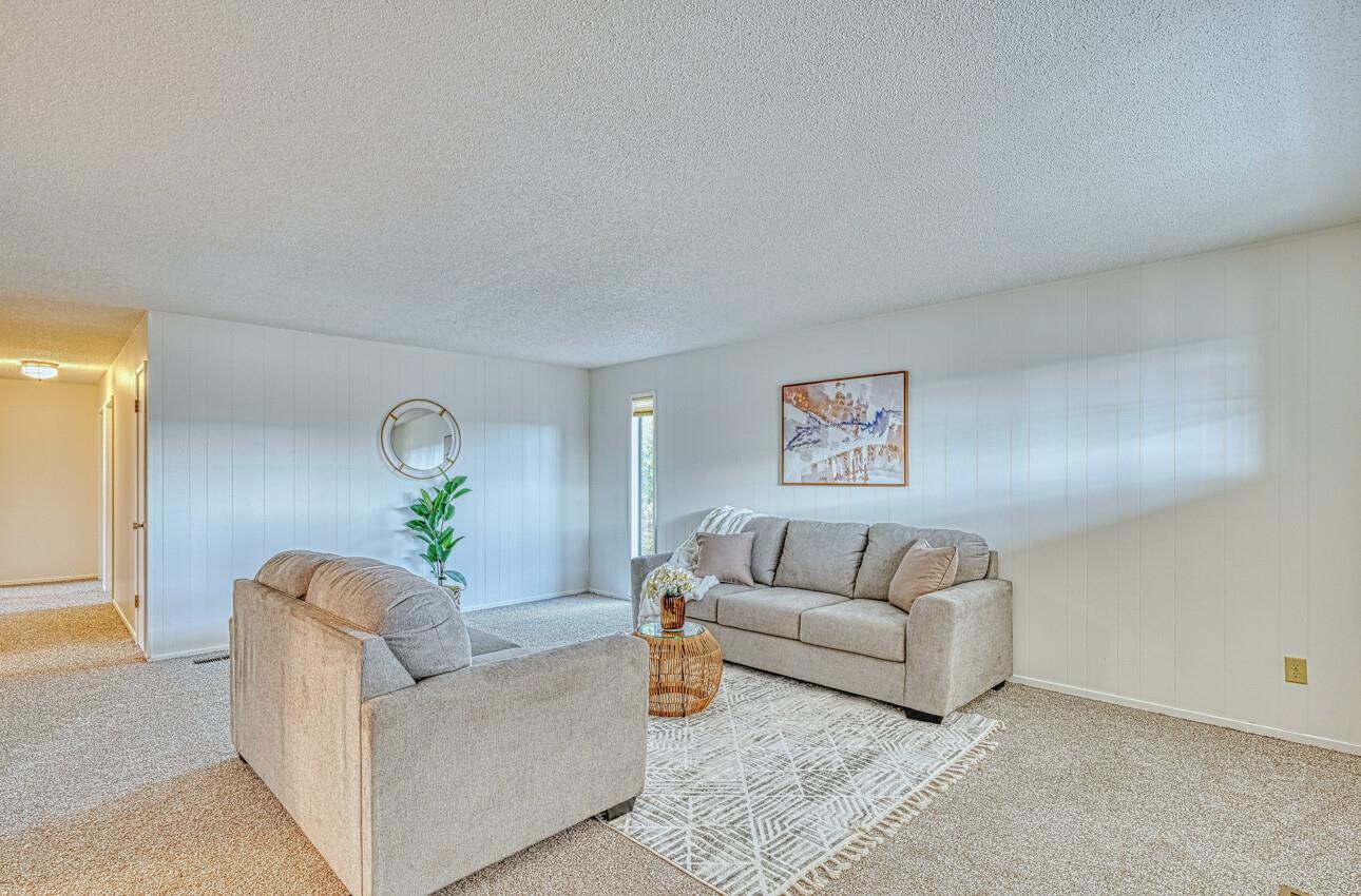 Detail Gallery Image 5 of 33 For 311 Johnson Pl, Marina,  CA 93933 - 3 Beds | 2 Baths