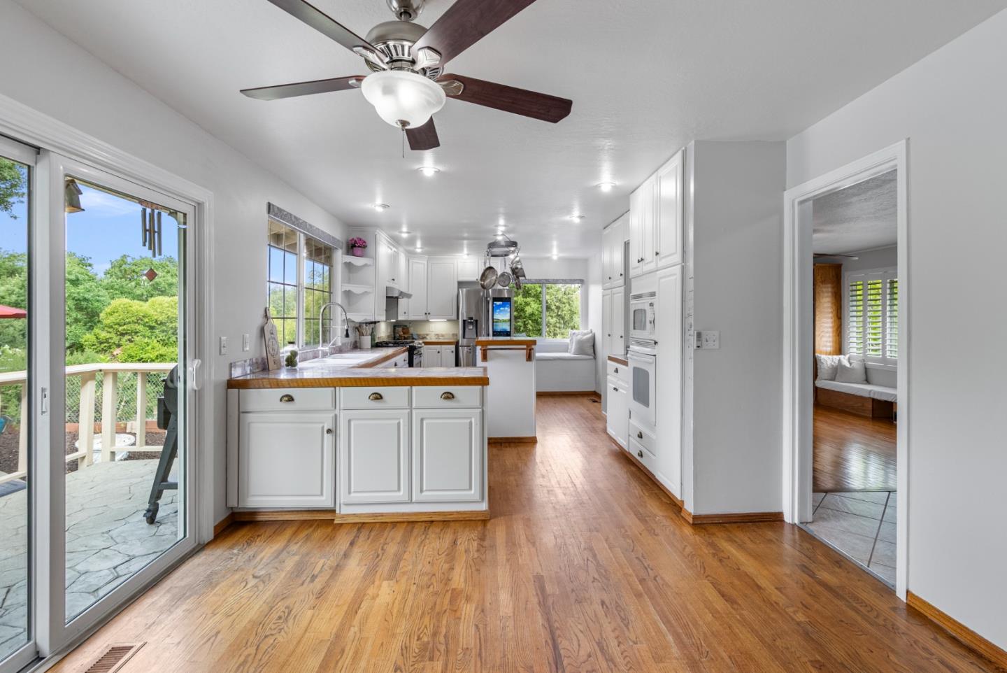 Detail Gallery Image 16 of 52 For 16795 Jackson Oaks Dr, Morgan Hill,  CA 95037 - 4 Beds | 2 Baths
