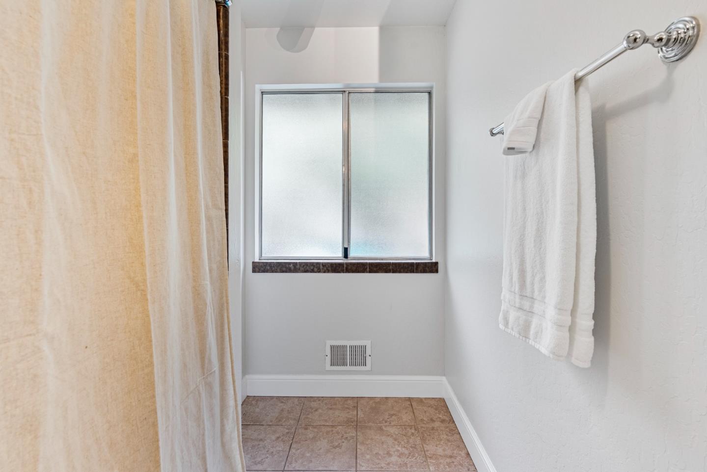 Detail Gallery Image 25 of 52 For 16795 Jackson Oaks Dr, Morgan Hill,  CA 95037 - 4 Beds | 2 Baths