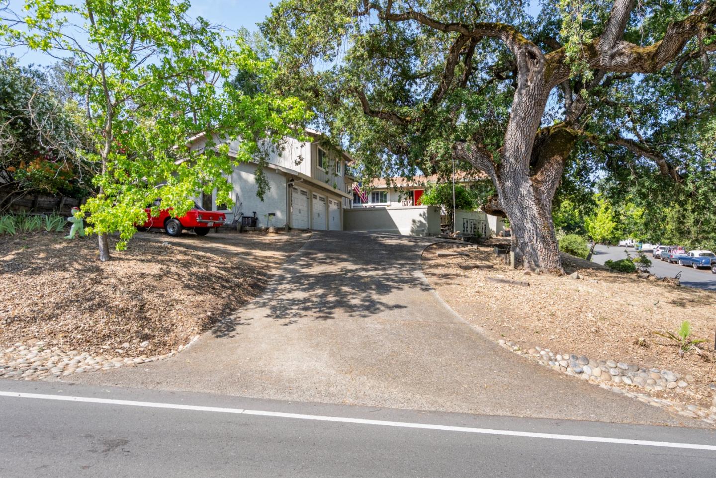 Detail Gallery Image 5 of 52 For 16795 Jackson Oaks Dr, Morgan Hill,  CA 95037 - 4 Beds | 2 Baths