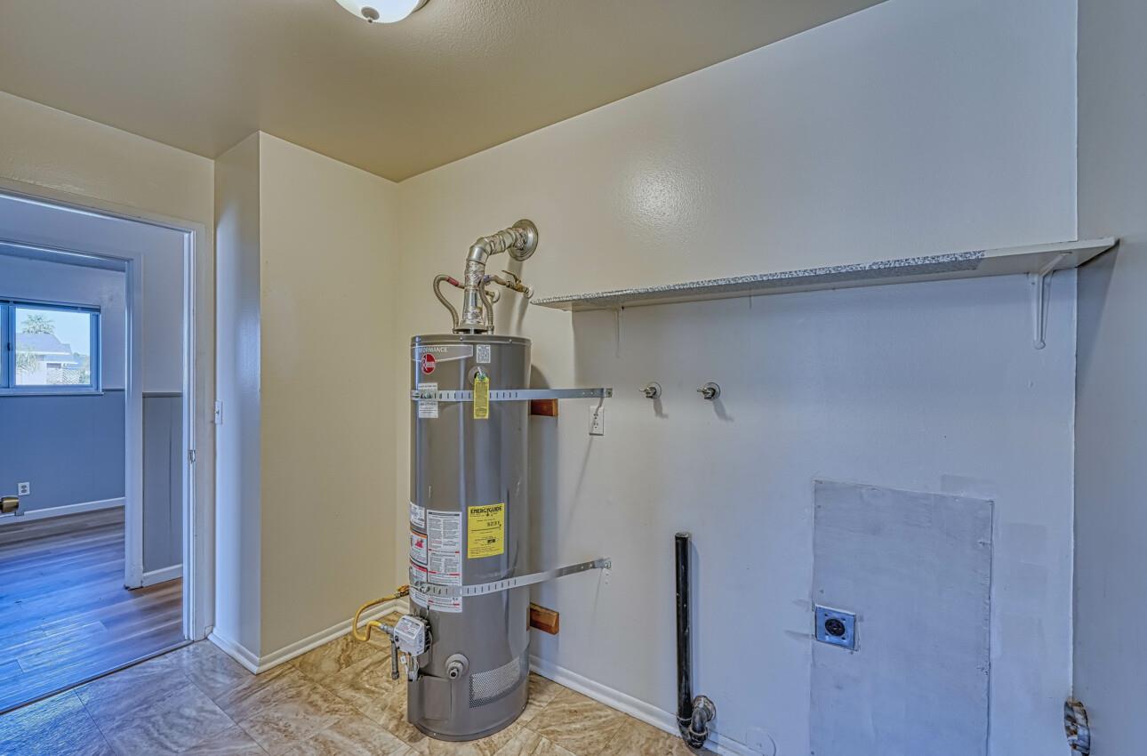 Detail Gallery Image 16 of 27 For 1258 Caoba Way, Salinas,  CA 93905 - 3 Beds | 1 Baths