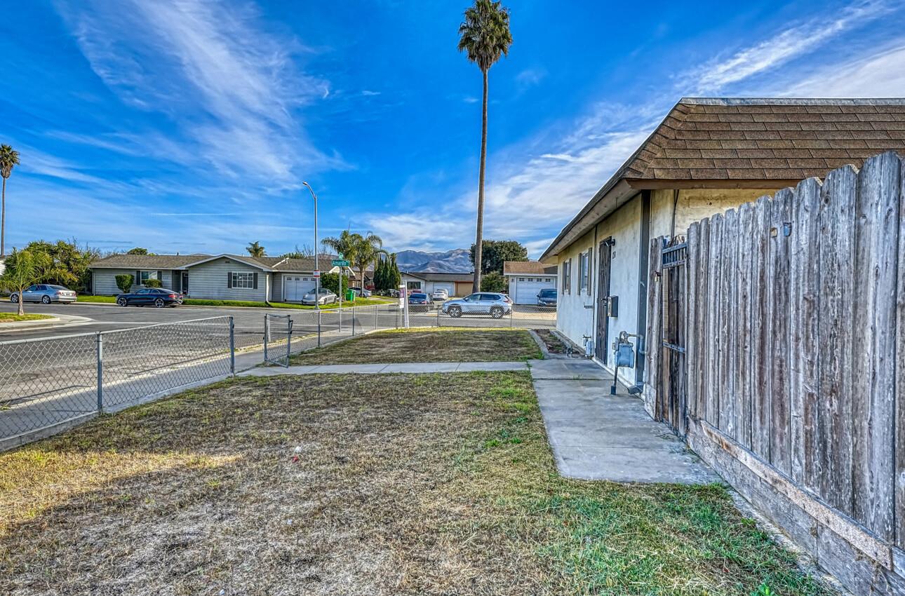 Detail Gallery Image 3 of 27 For 1258 Caoba Way, Salinas,  CA 93905 - 3 Beds | 1 Baths