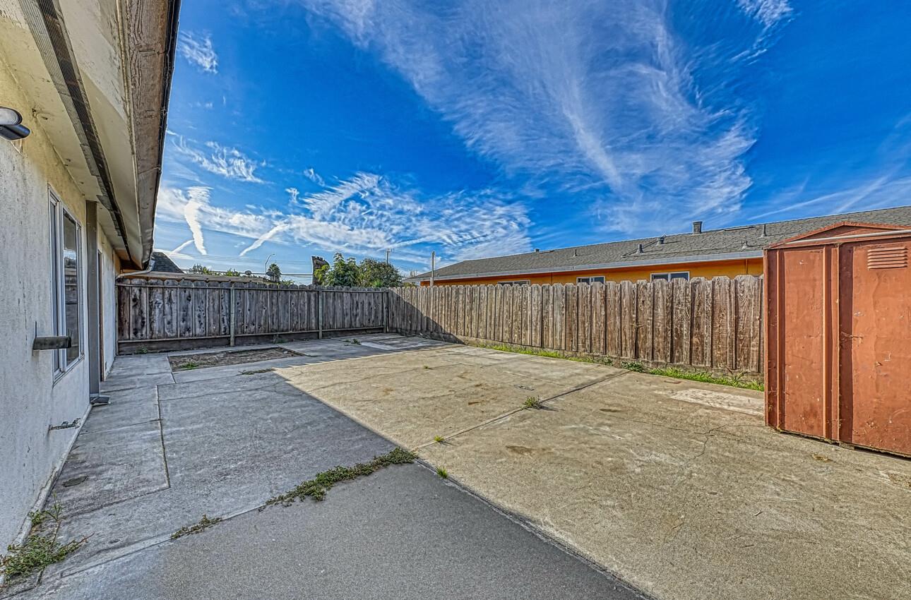 Detail Gallery Image 7 of 27 For 1258 Caoba Way, Salinas,  CA 93905 - 3 Beds | 1 Baths