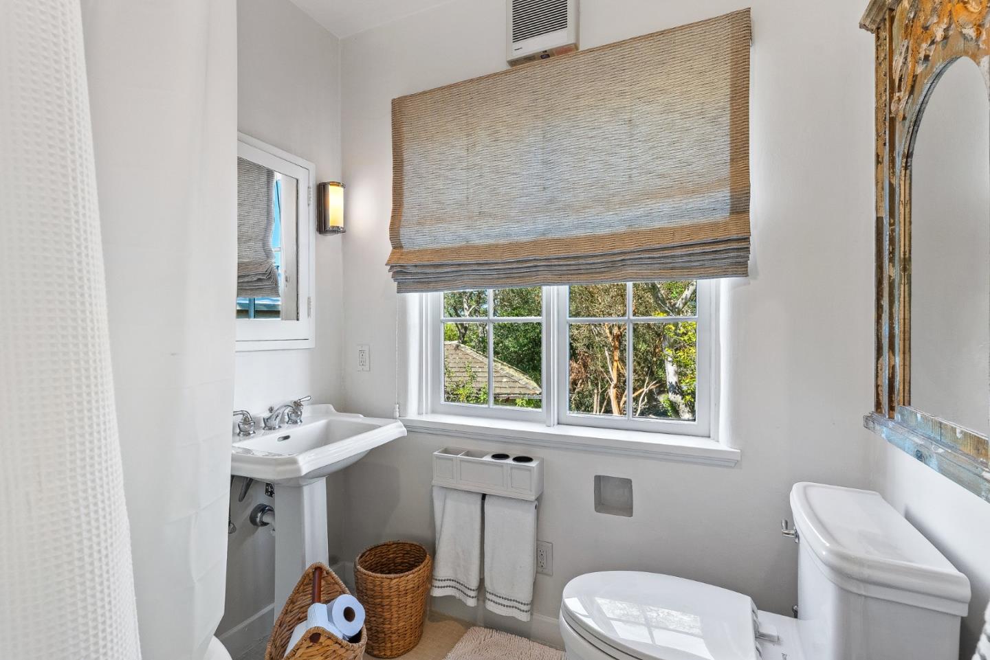 Detail Gallery Image 24 of 52 For 857 Alameda Ave, Monterey,  CA 93940 - 3 Beds | 3/1 Baths