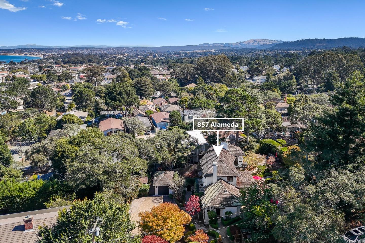 Detail Gallery Image 26 of 52 For 857 Alameda Ave, Monterey,  CA 93940 - 3 Beds | 3/1 Baths