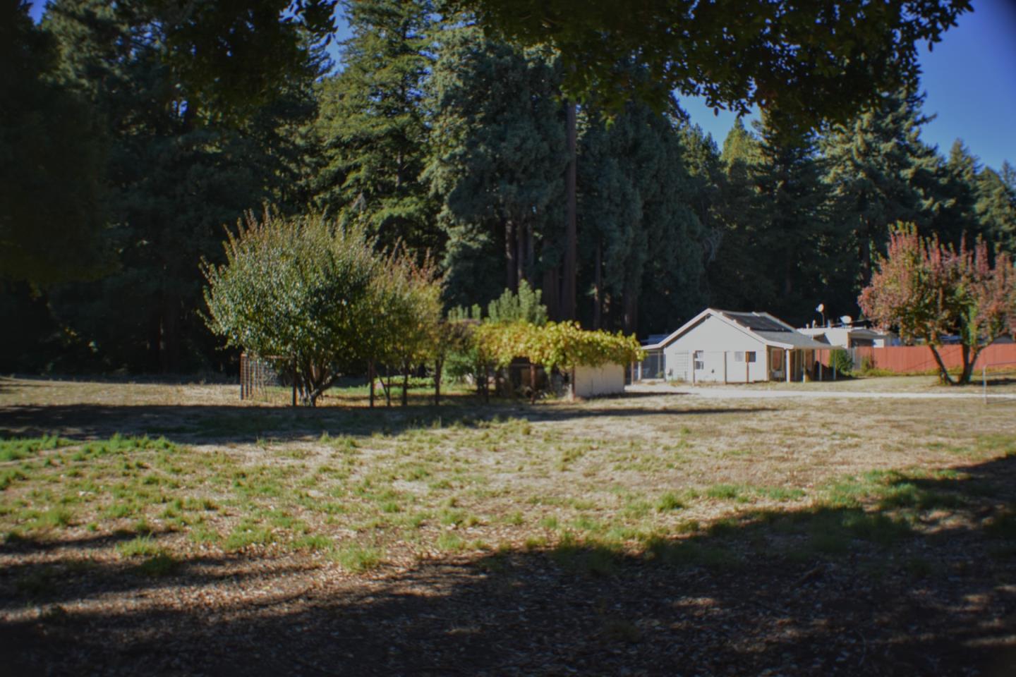 Detail Gallery Image 4 of 24 For 18251 China Grade Rd, Boulder Creek,  CA 95006 - 1 Beds | 1 Baths