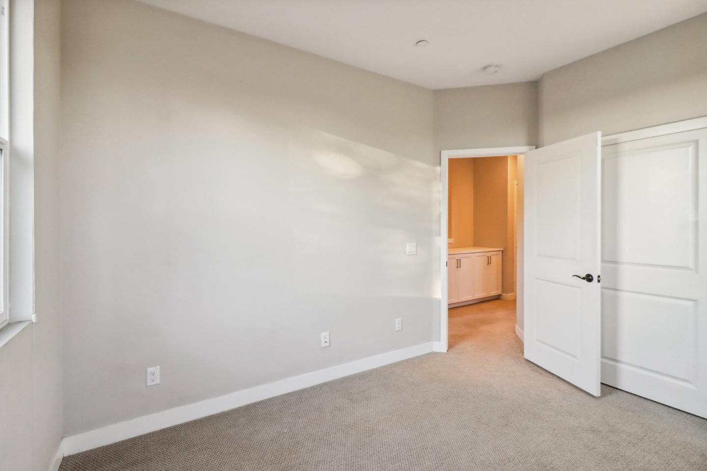 Detail Gallery Image 13 of 24 For 1452 N Harbor Blvd #4,  Santa Ana,  CA 92703 - 3 Beds | 2/1 Baths