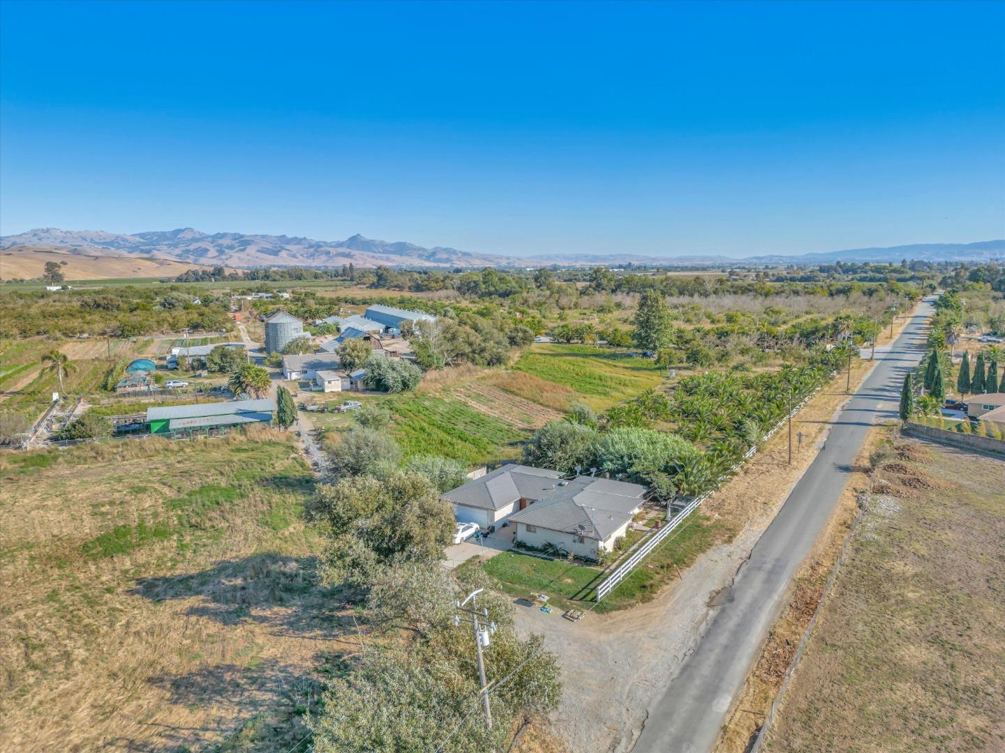 Detail Gallery Image 6 of 32 For 8231 Lovers Ln, Hollister,  CA 95023 - – Beds | – Baths