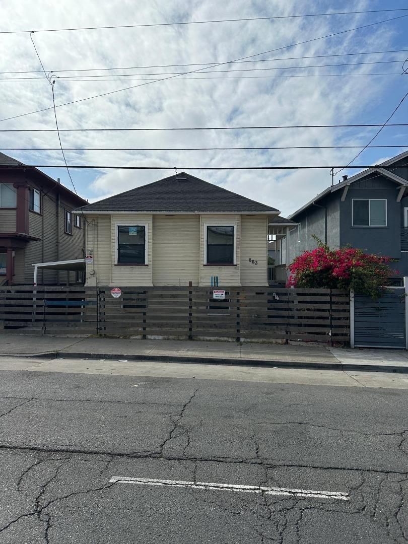 Detail Gallery Image 2 of 8 For 863 35th St, Emeryville,  CA 94608 - 7 Beds | 2 Baths