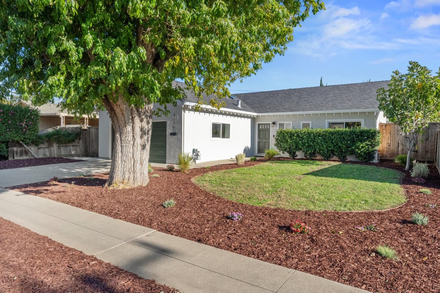 3520 Mission View Drive, Fremont, California 94538, 3 Bedrooms Bedrooms, ,2 BathroomsBathrooms,Residential,For Sale,3520 Mission View Drive,ML81985789