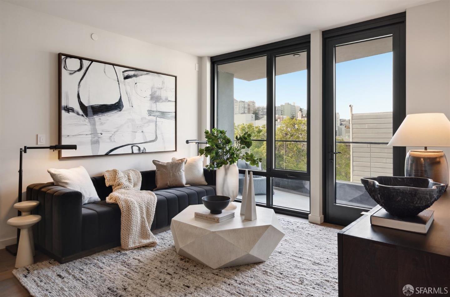 Detail Gallery Image 1 of 27 For 2525 Van Ness Ave #303,  San Francisco,  CA 94109 - 2 Beds | 2 Baths