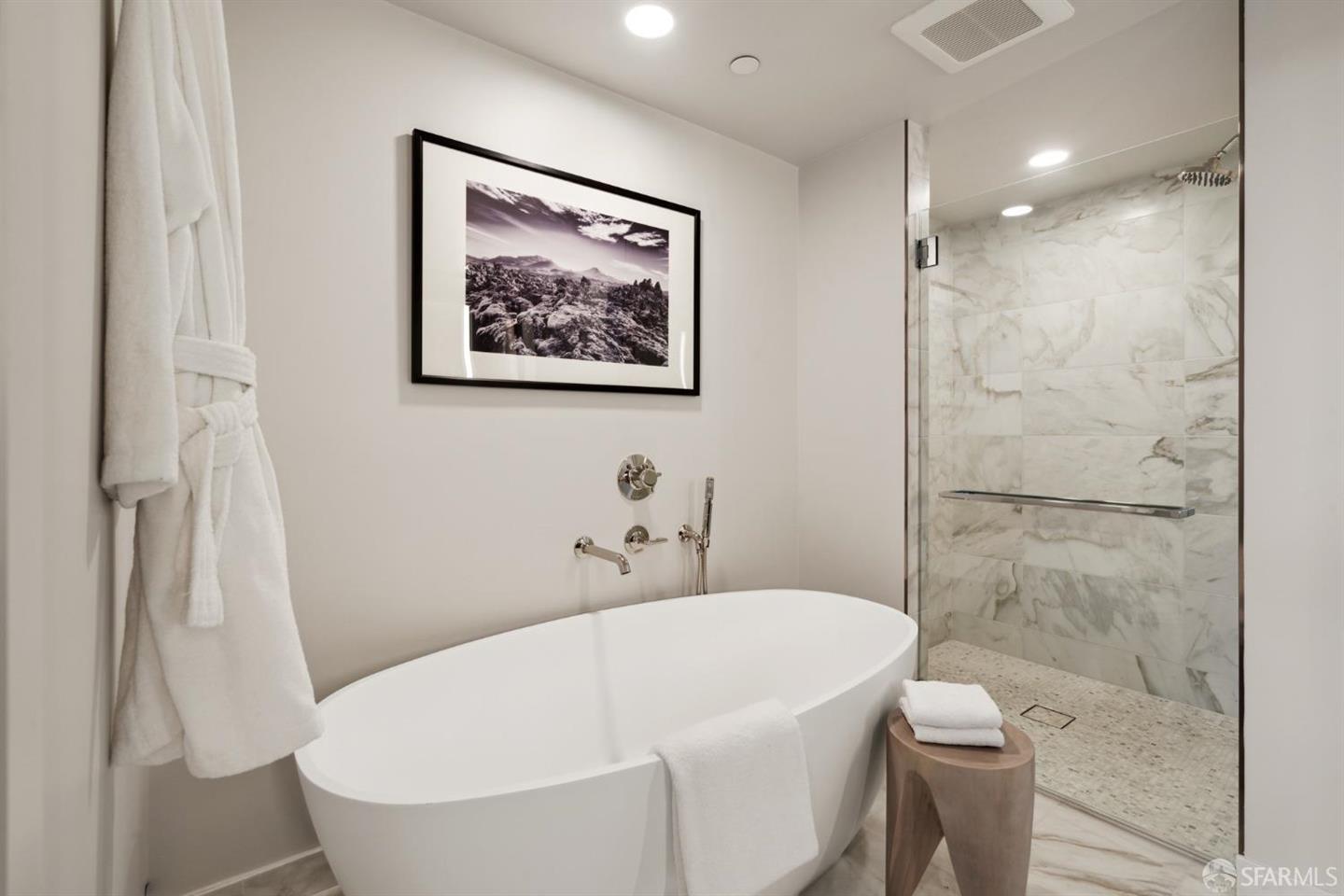 Detail Gallery Image 12 of 27 For 2525 Van Ness Ave #303,  San Francisco,  CA 94109 - 2 Beds | 2 Baths