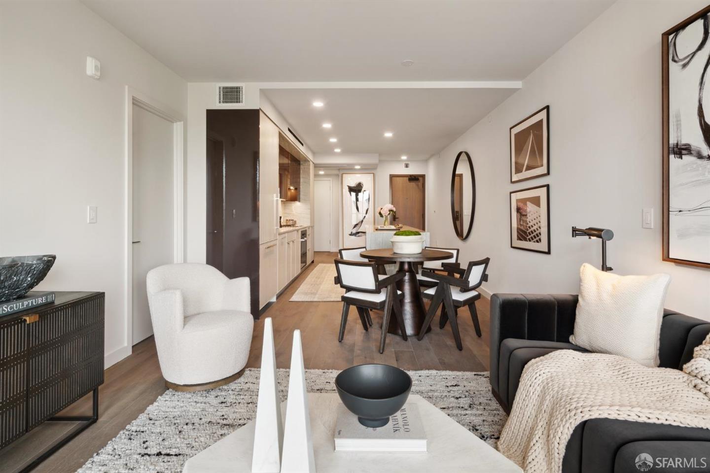 Detail Gallery Image 3 of 27 For 2525 Van Ness Ave #303,  San Francisco,  CA 94109 - 2 Beds | 2 Baths