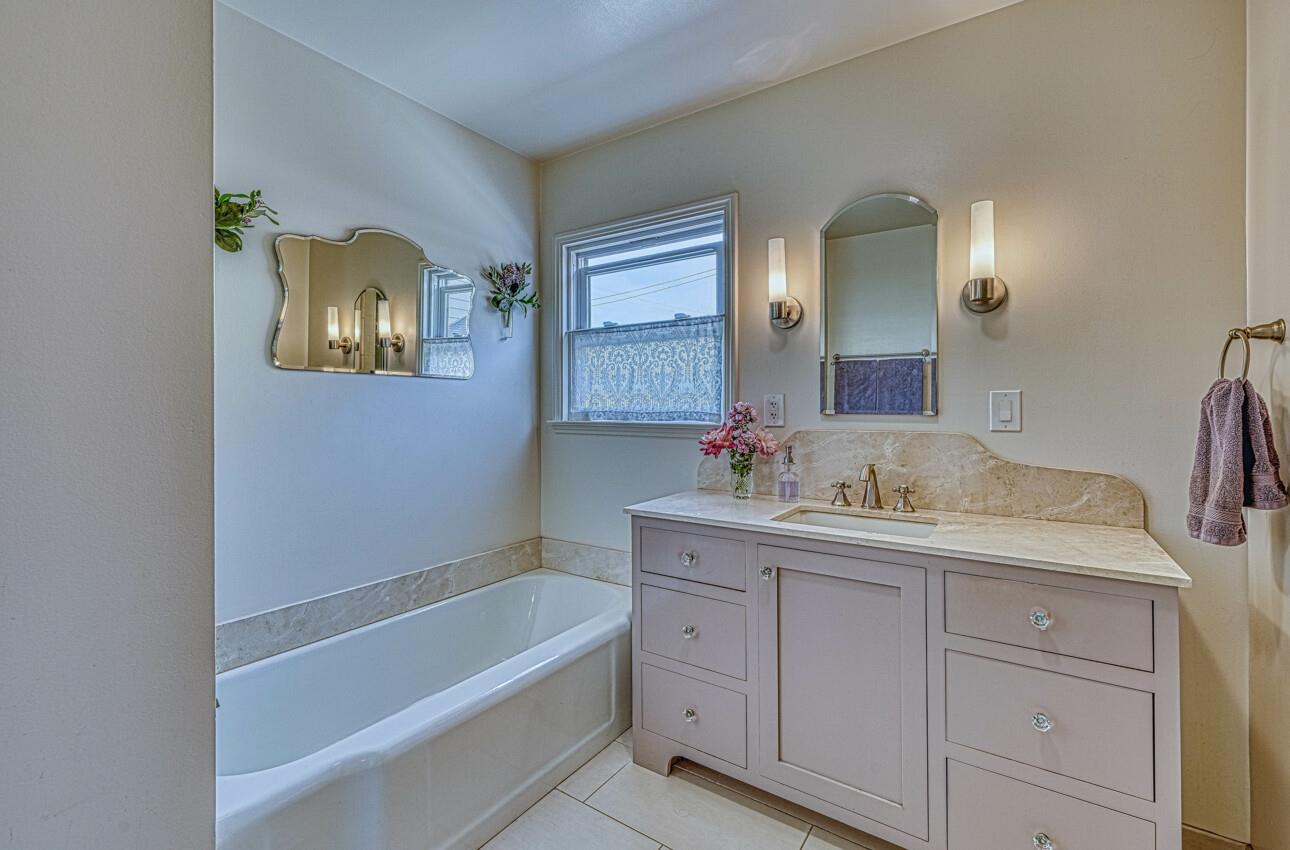 Detail Gallery Image 5 of 38 For 29 Talbot St, Salinas,  CA 93901 - 3 Beds | 2 Baths