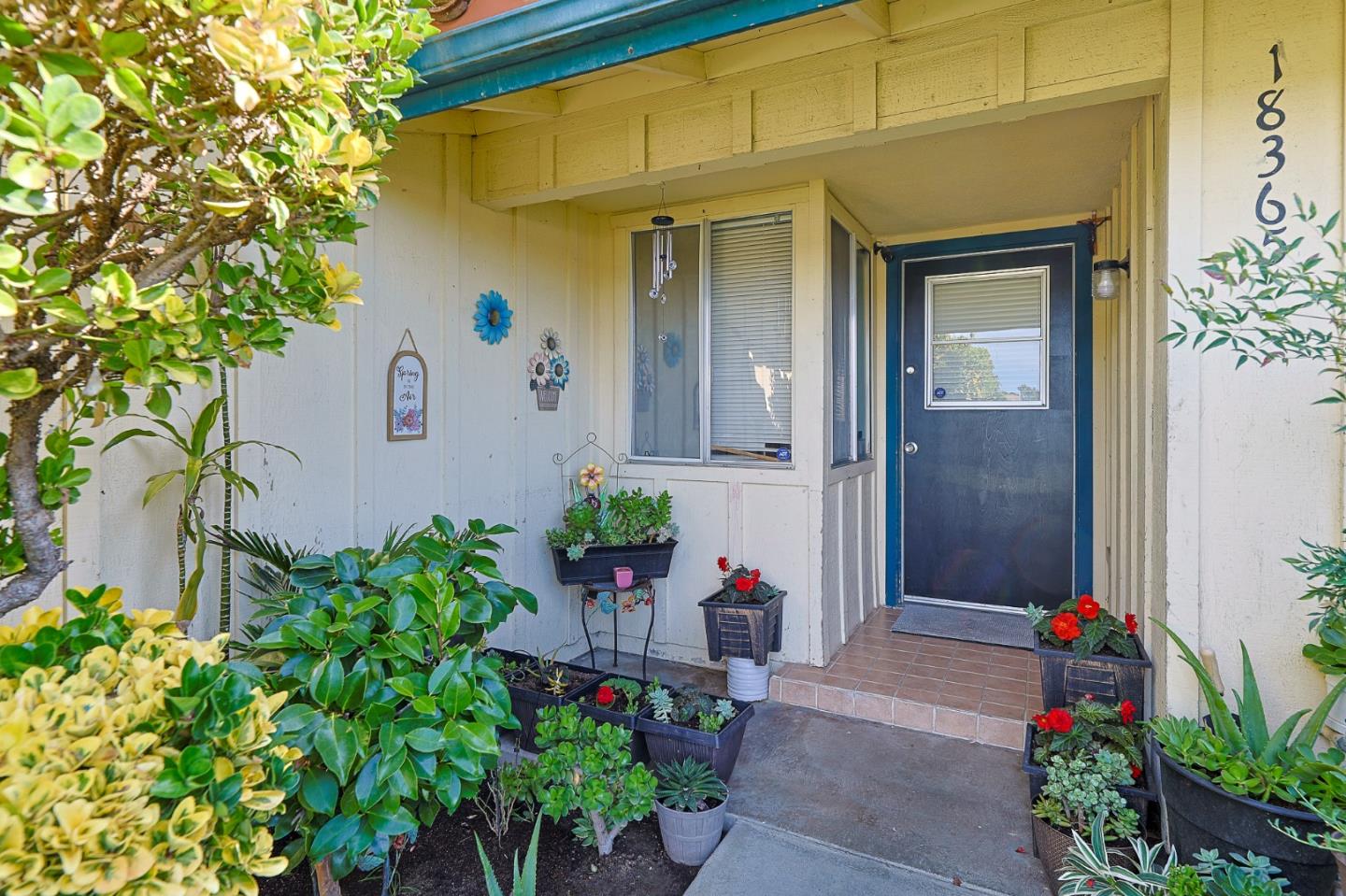 Detail Gallery Image 4 of 20 For 18365 Van Buren Ave, Salinas,  CA 93906 - 3 Beds | 2 Baths