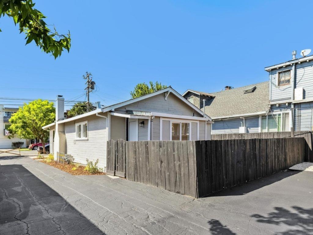 Detail Gallery Image 34 of 72 For 441 Vera Ave, Redwood City,  CA 94061 - 8 Beds | 4 Baths