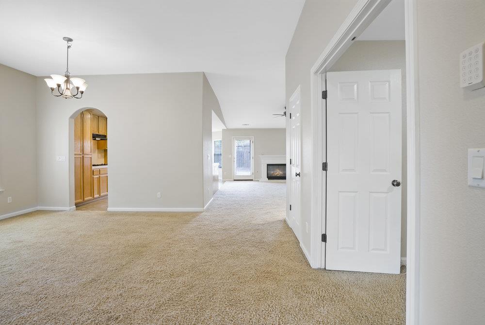 Detail Gallery Image 10 of 67 For 782 Tamarack Way, Los Banos,  CA 93635 - 4 Beds | 2 Baths