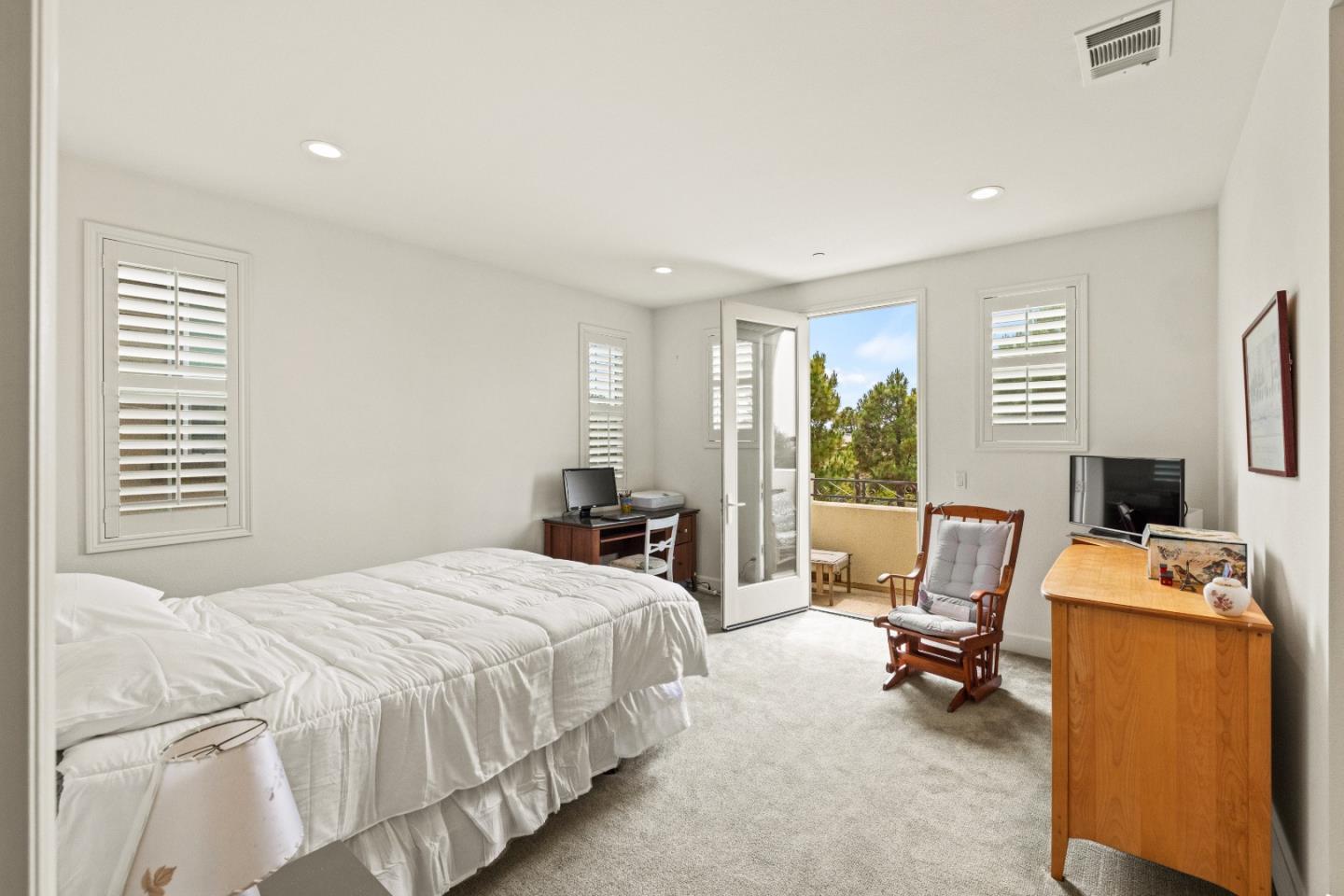 Detail Gallery Image 24 of 57 For 579 Rosa Monte Way, Marina,  CA 93933 - 3 Beds | 2/1 Baths