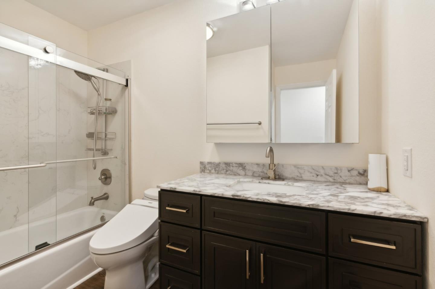 Detail Gallery Image 22 of 45 For 1126 Cherry Ave #2,  San Bruno,  CA 94066 - 1 Beds | 1 Baths