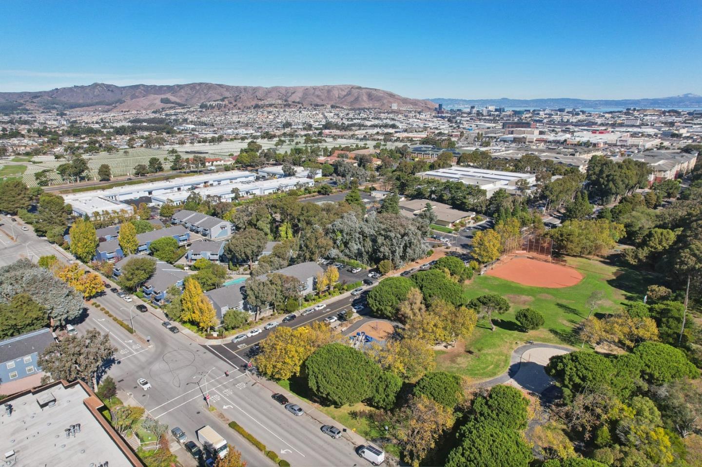 Detail Gallery Image 40 of 45 For 1126 Cherry Ave #2,  San Bruno,  CA 94066 - 1 Beds | 1 Baths