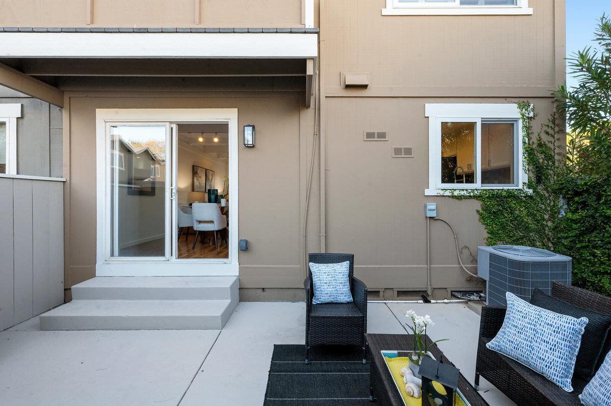 Detail Gallery Image 37 of 74 For 532 Tyrella Ave #47,  Mountain View,  CA 94043 - 3 Beds | 1/1 Baths