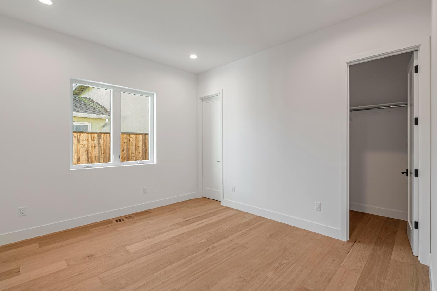 Detail Gallery Image 14 of 47 For 1460 Kentfield Ave, Redwood City,  CA 94061 - 4 Beds | 3/1 Baths