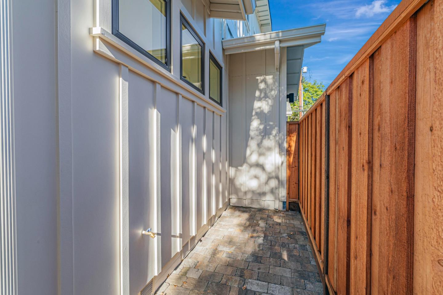 Detail Gallery Image 43 of 47 For 1460 Kentfield Ave, Redwood City,  CA 94061 - 4 Beds | 3/1 Baths