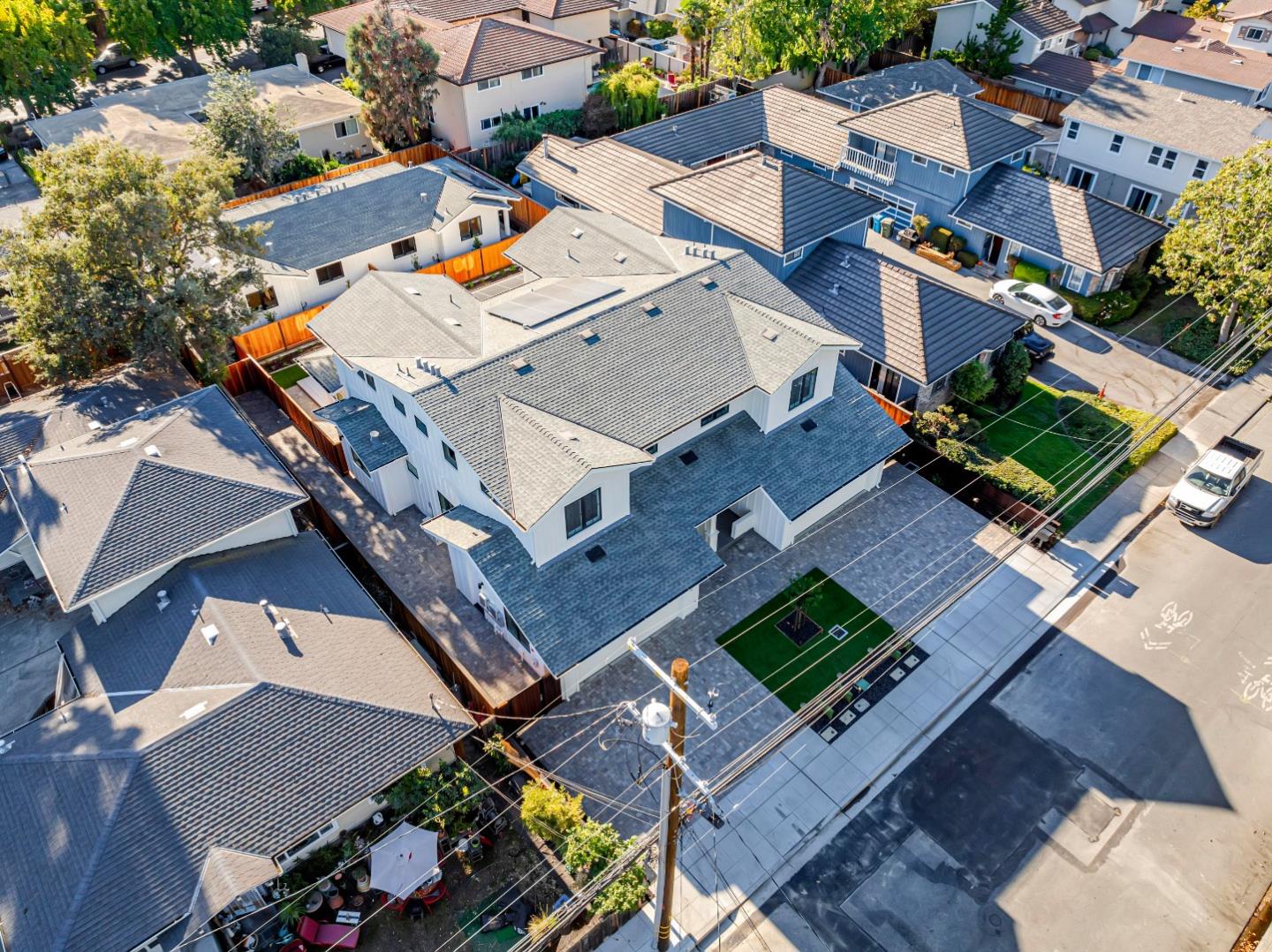 Detail Gallery Image 45 of 47 For 1460 Kentfield Ave, Redwood City,  CA 94061 - 4 Beds | 3/1 Baths