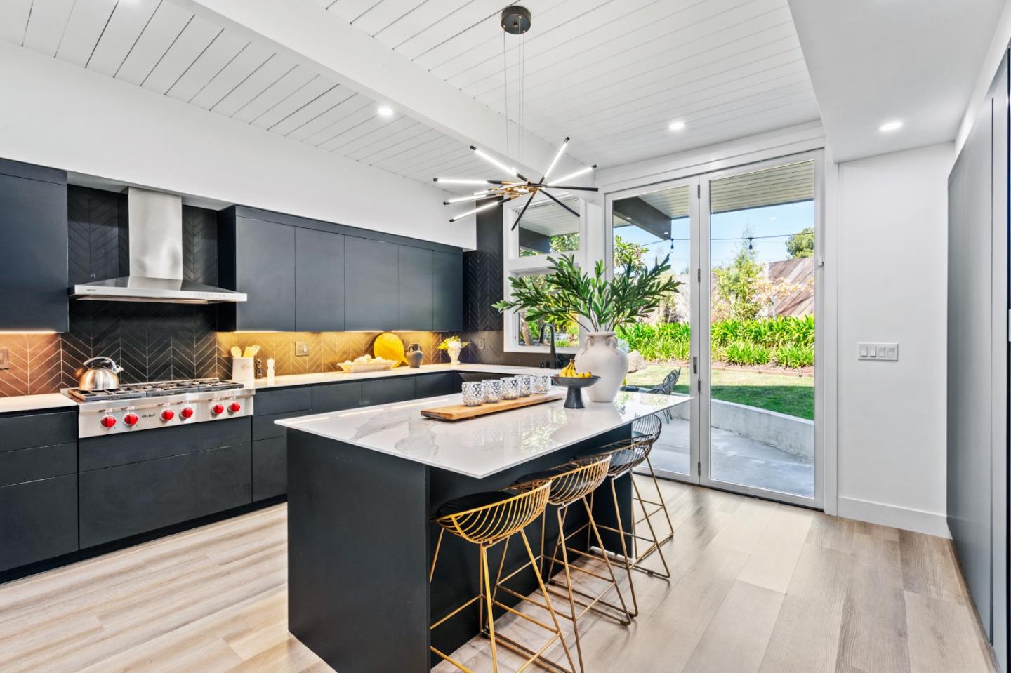 Detail Gallery Image 18 of 93 For 3433 Kenneth Dr, Palo Alto,  CA 94303 - 6 Beds | 4 Baths