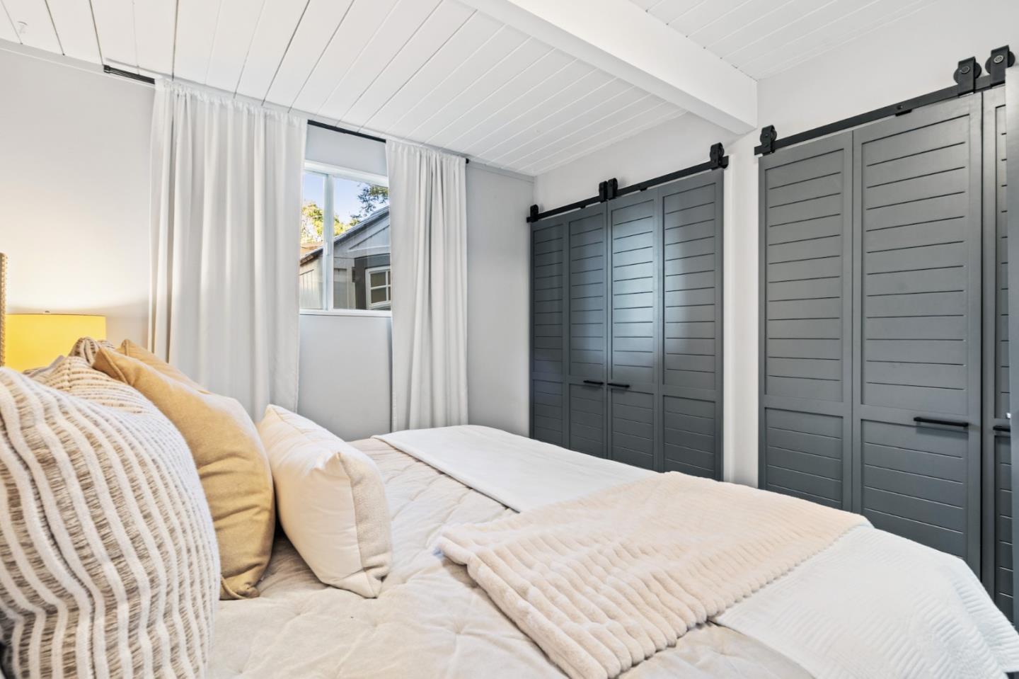 Detail Gallery Image 35 of 93 For 3433 Kenneth Dr, Palo Alto,  CA 94303 - 6 Beds | 4 Baths