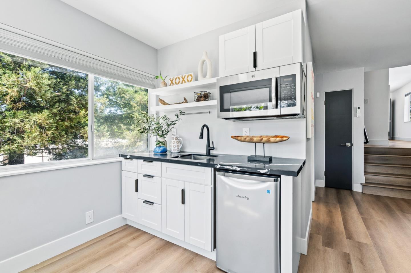 Detail Gallery Image 46 of 93 For 3433 Kenneth Dr, Palo Alto,  CA 94303 - 6 Beds | 4 Baths