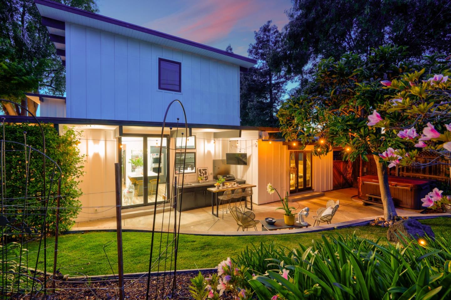 Detail Gallery Image 75 of 93 For 3433 Kenneth Dr, Palo Alto,  CA 94303 - 6 Beds | 4 Baths