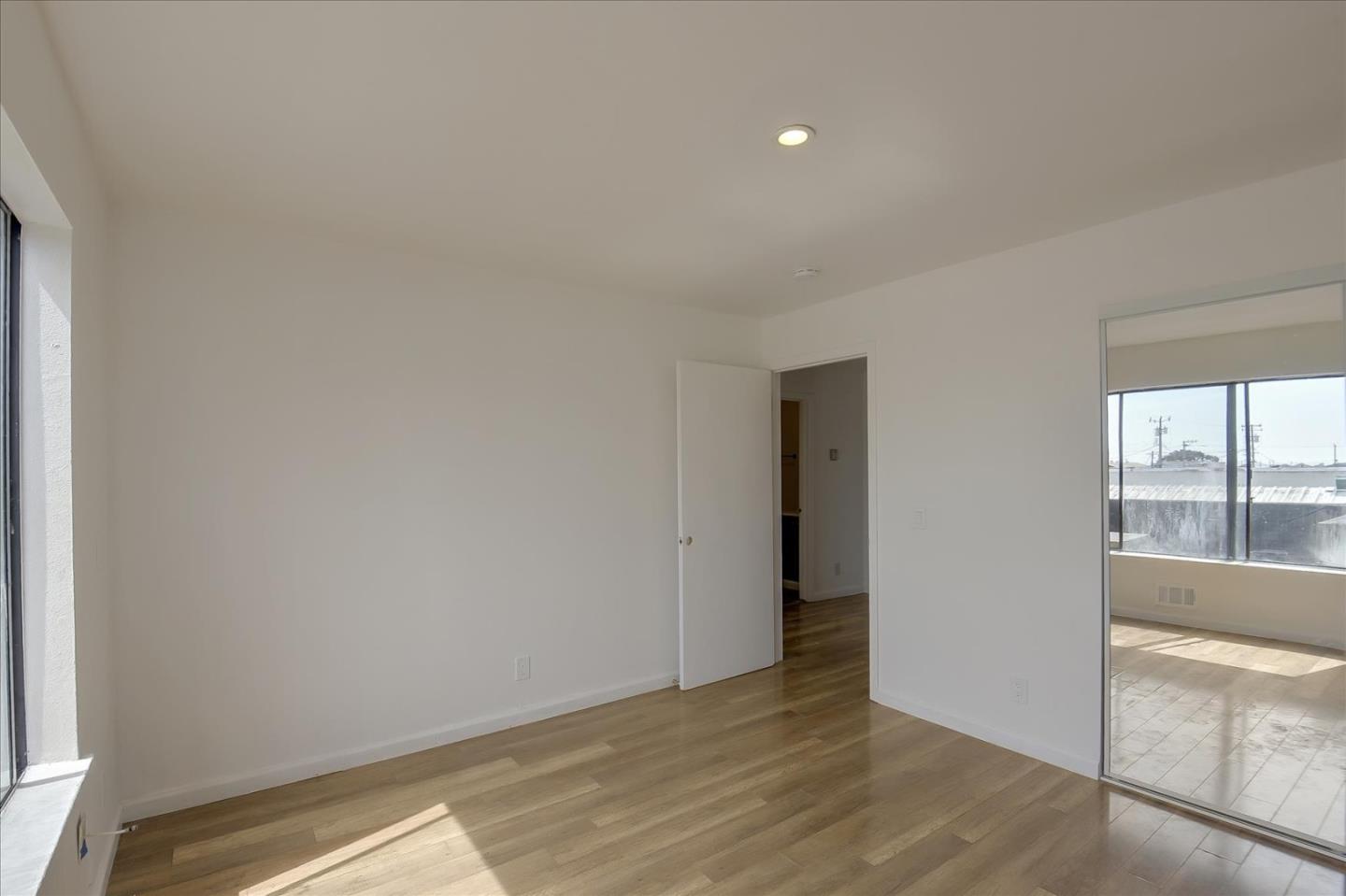 Detail Gallery Image 17 of 26 For 1475 Hawes St #B,  San Francisco,  CA 94124 - 3 Beds | 1 Baths