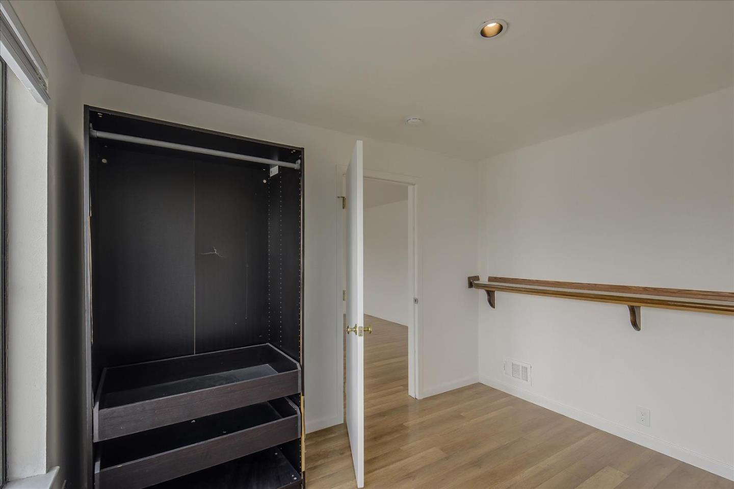 Detail Gallery Image 19 of 26 For 1475 Hawes St #B,  San Francisco,  CA 94124 - 3 Beds | 1 Baths