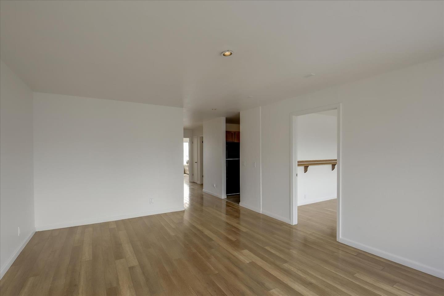 Detail Gallery Image 8 of 26 For 1475 Hawes St #B,  San Francisco,  CA 94124 - 3 Beds | 1 Baths