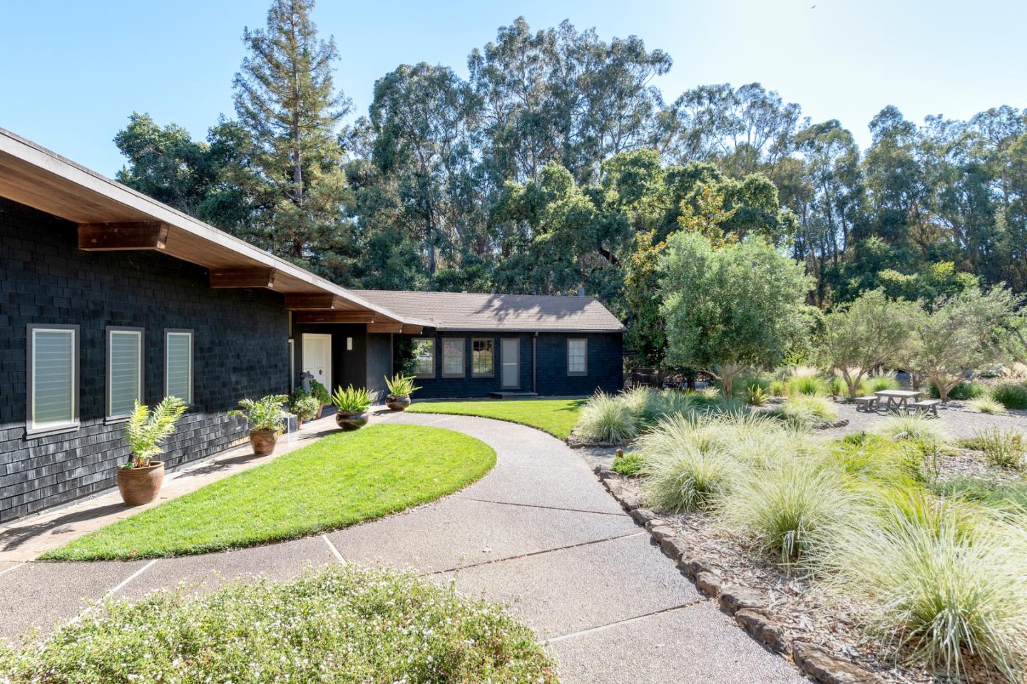 Detail Gallery Image 2 of 11 For 329-C Albion Ave, Woodside,  CA 94062 - 4 Beds | 3/1 Baths