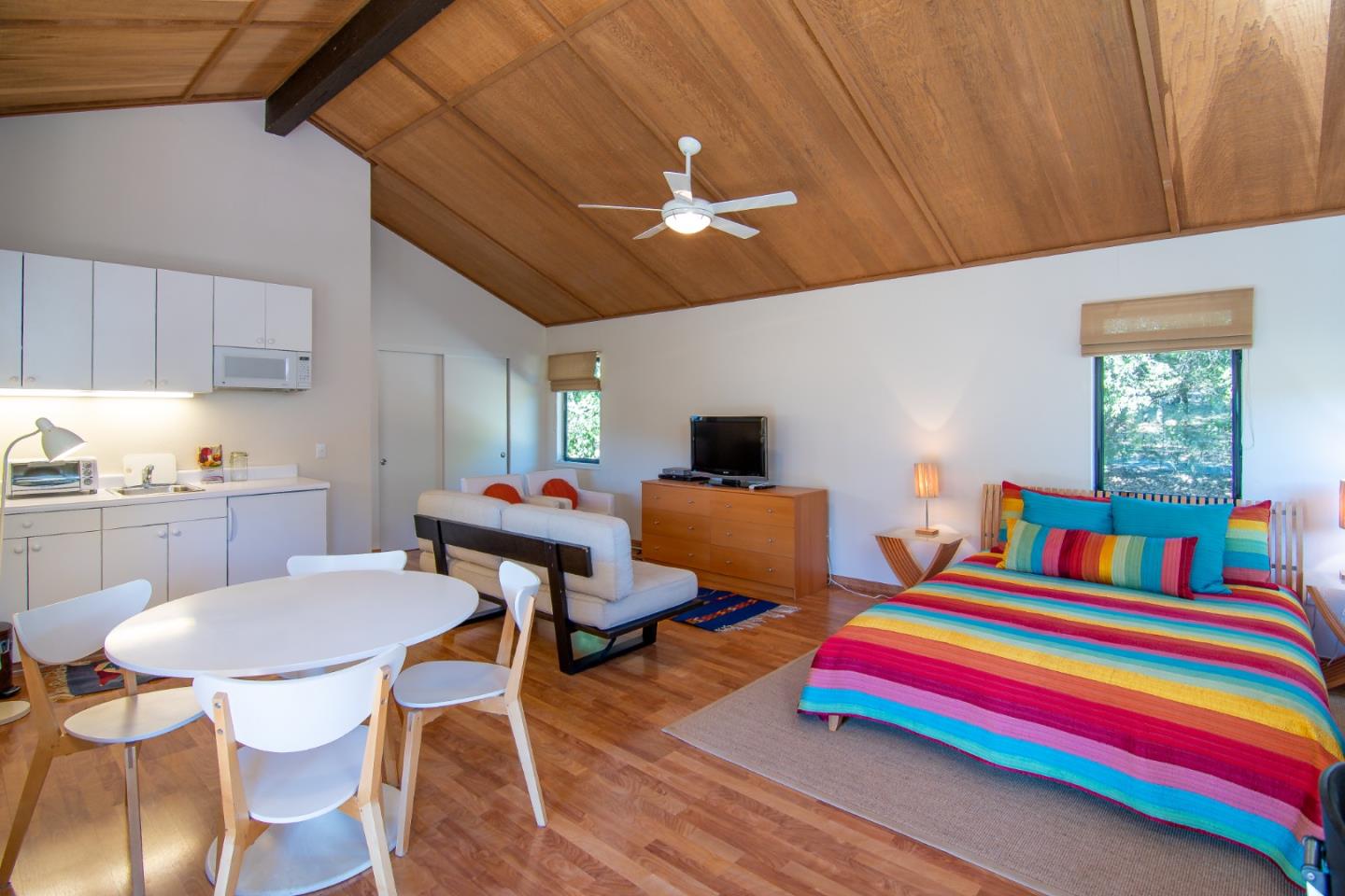 Detail Gallery Image 16 of 17 For 331 Albion Ave, Woodside,  CA 94062 - 5 Beds | 3/1 Baths