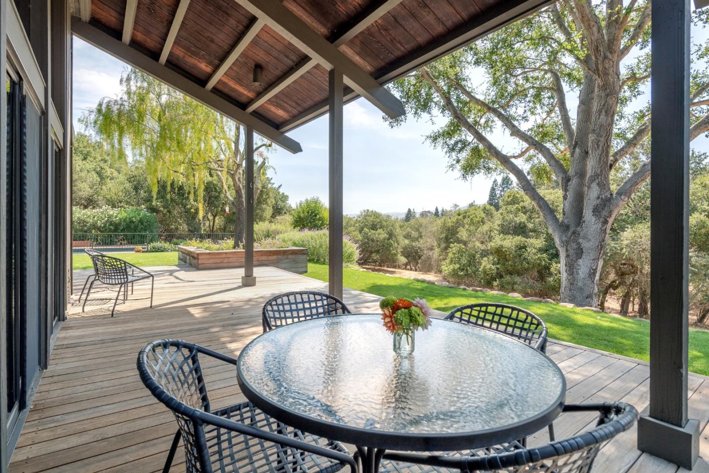 Detail Gallery Image 6 of 17 For 331 Albion Ave, Woodside,  CA 94062 - 5 Beds | 3/1 Baths