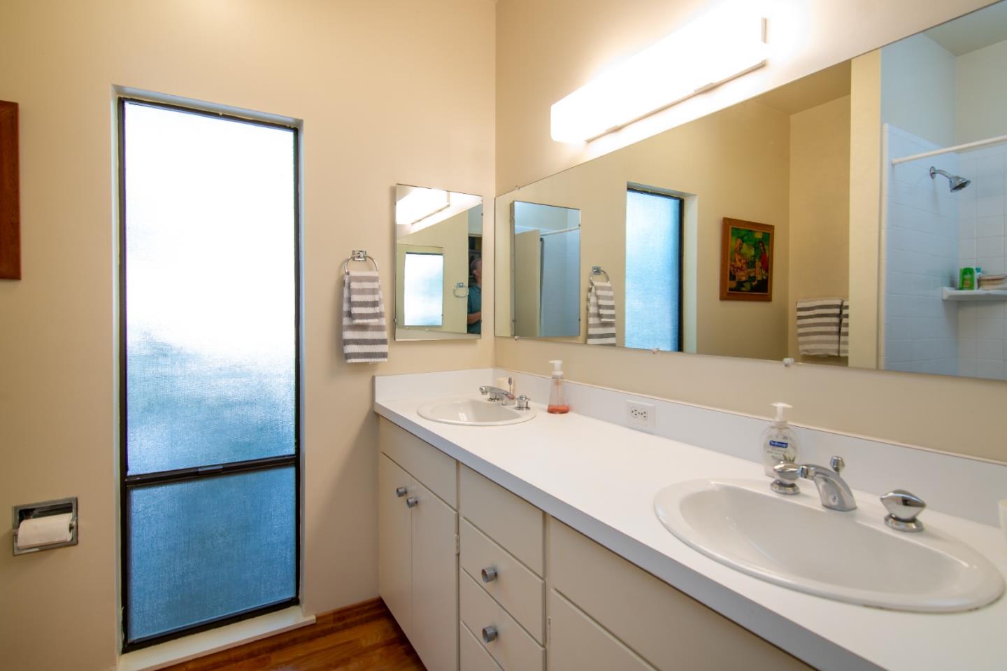 Detail Gallery Image 7 of 17 For 331 Albion Ave, Woodside,  CA 94062 - 5 Beds | 3/1 Baths