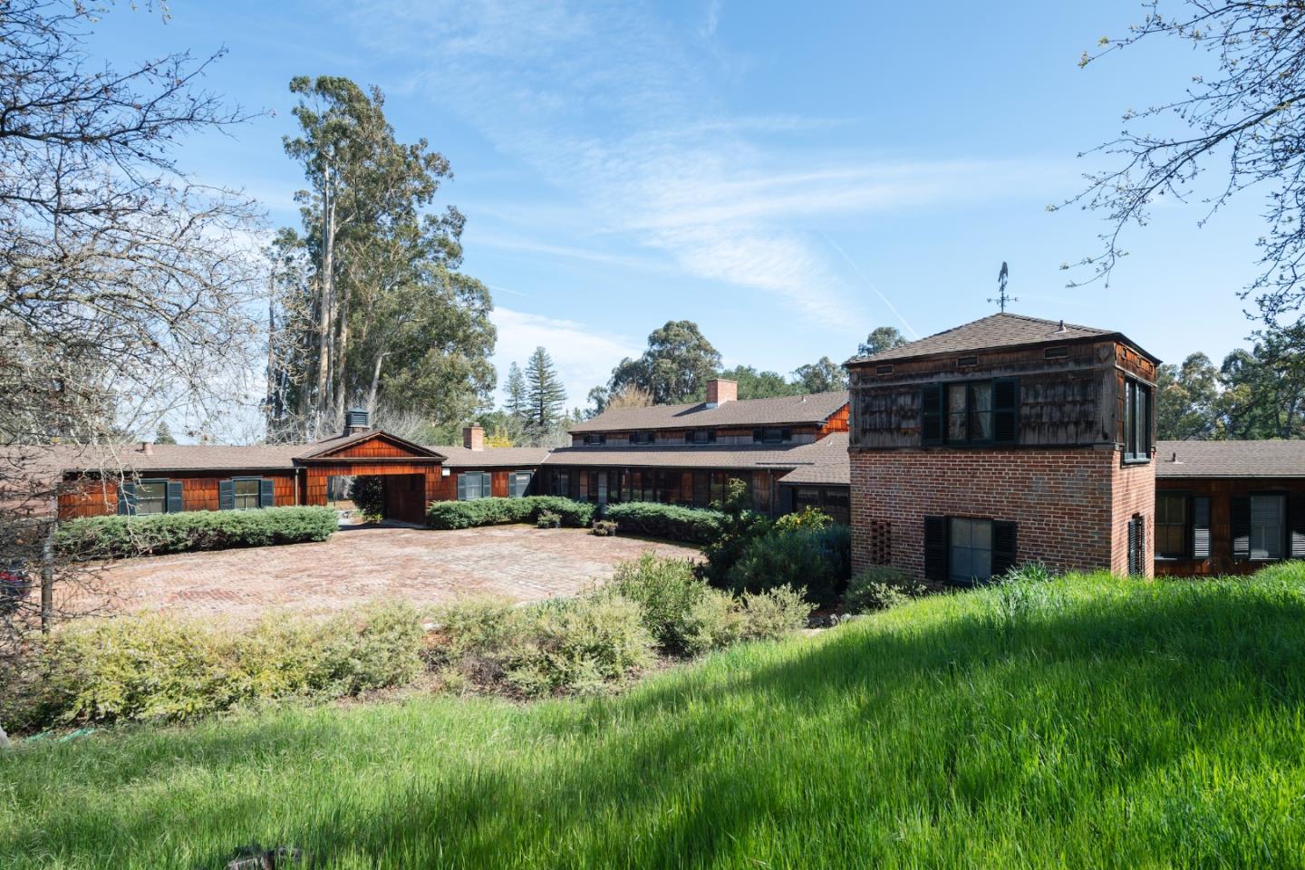 Detail Gallery Image 5 of 7 For 329-a Albion Ave, Woodside,  CA 94062 - 6 Beds | 5 Baths