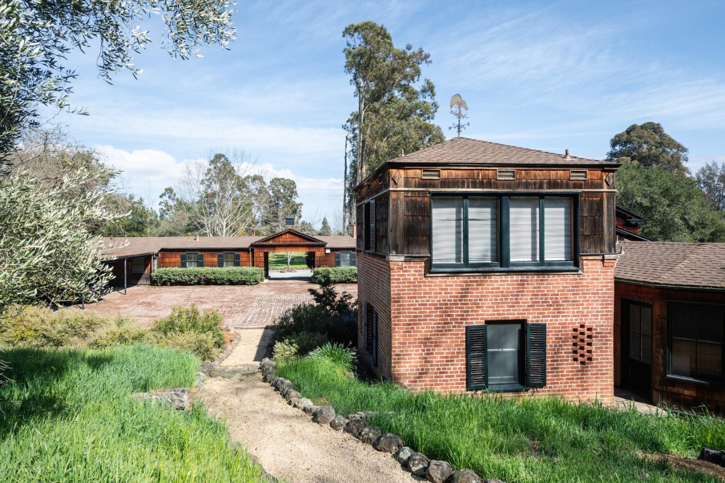 Detail Gallery Image 7 of 7 For 329-a Albion Ave, Woodside,  CA 94062 - 6 Beds | 5 Baths
