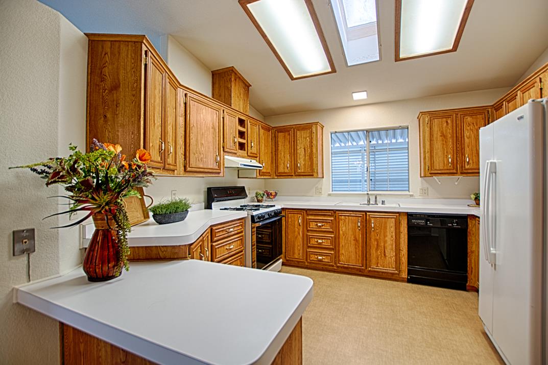 Detail Gallery Image 7 of 27 For 225 Mount Hermon Rd #100,  Scotts Valley,  CA 95066 - 2 Beds | 2 Baths